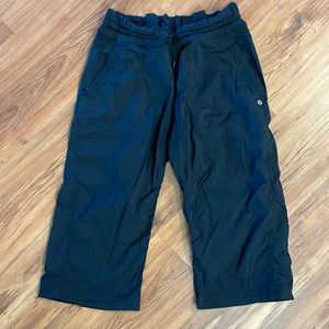 Lululemon crops black sz 10